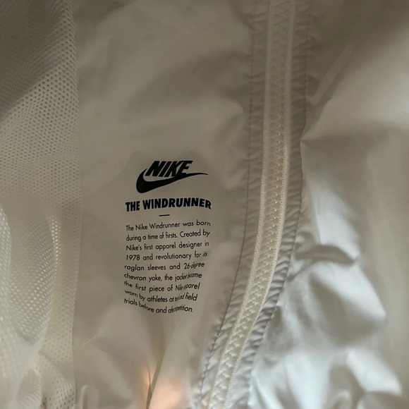 Nike women’s Windrunner jacket size small - Picture 9 of 11